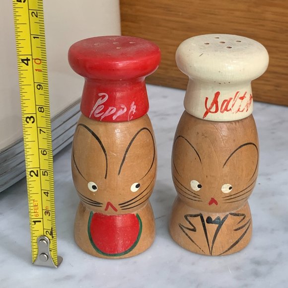 1960s Wooden Salt and Pepper Shakers - Picture 7 of 15